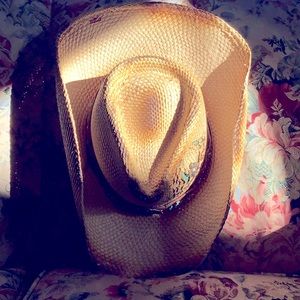 Authentic Bullhide Cowgirl Hat! 🤠